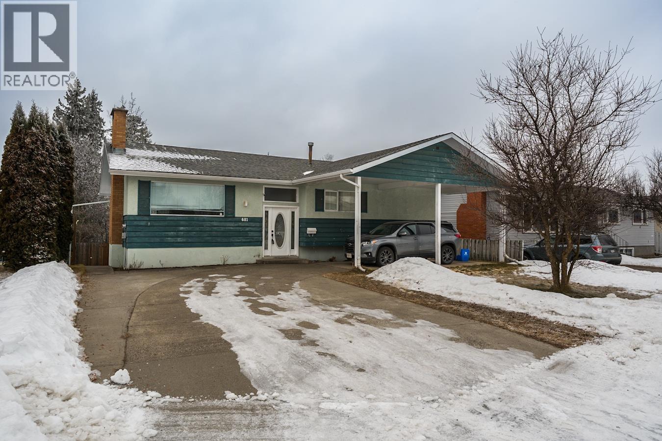 MLS® listing #29286196 for sale located at 681 VEDDER CRESCENT