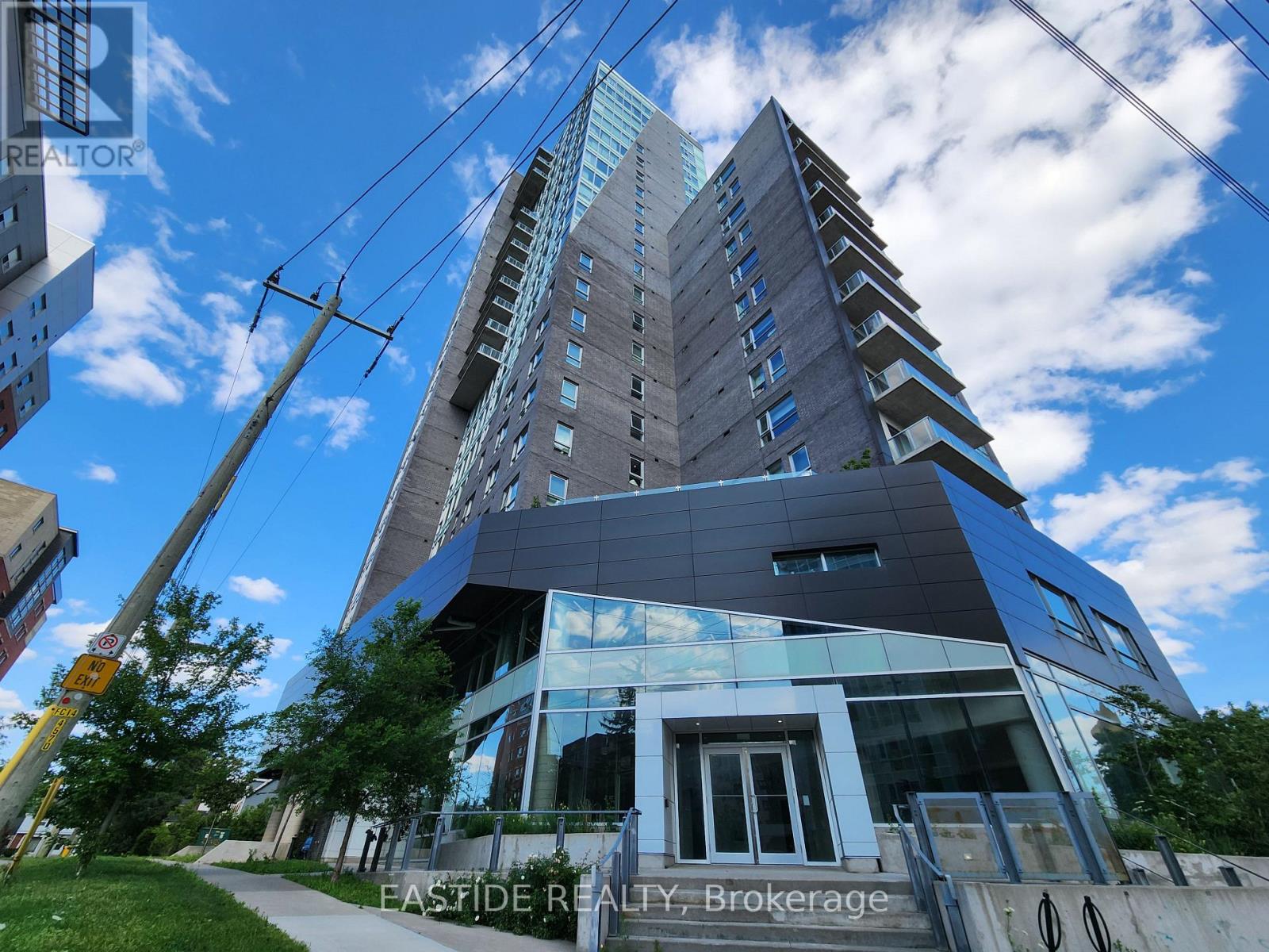 MLS® listing #29286650 for sale located at 1805 - 158 KING STREET N