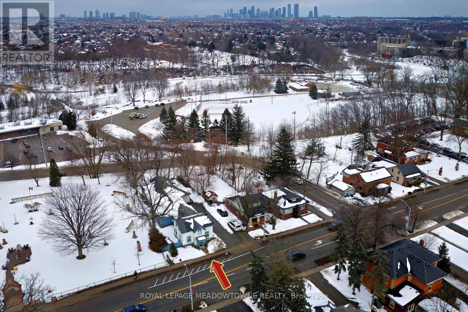 MLS® listing #29286925 for sale located at 307 QUEEN STREET S