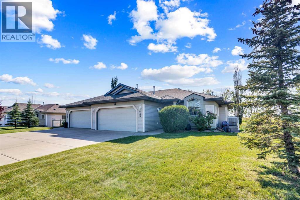 MLS® listing #29287200 for sale located at 633 Advent Bay