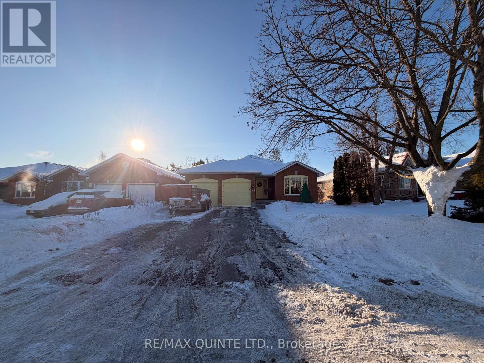 MLS® listing #29287816 for sale located at 73 OAK RIDGE BOULEVARD