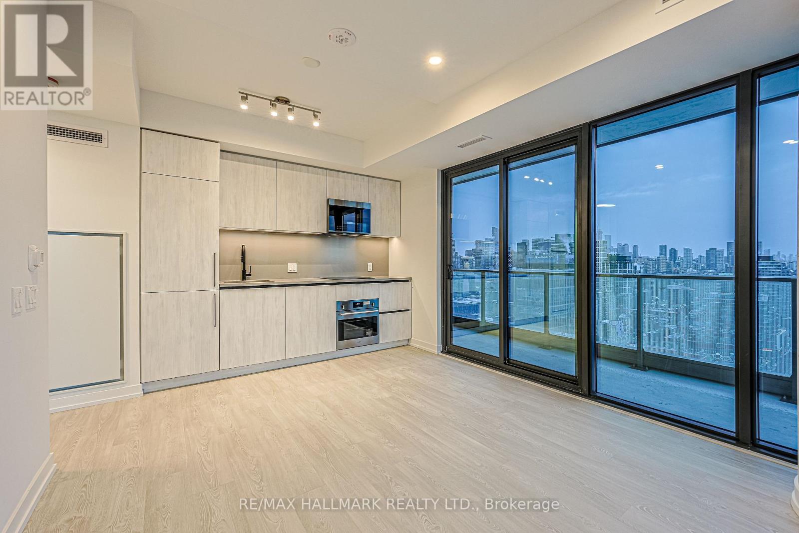 MLS® listing #29288555 for sale located at 2611 - 35 PARLIAMENT STREET