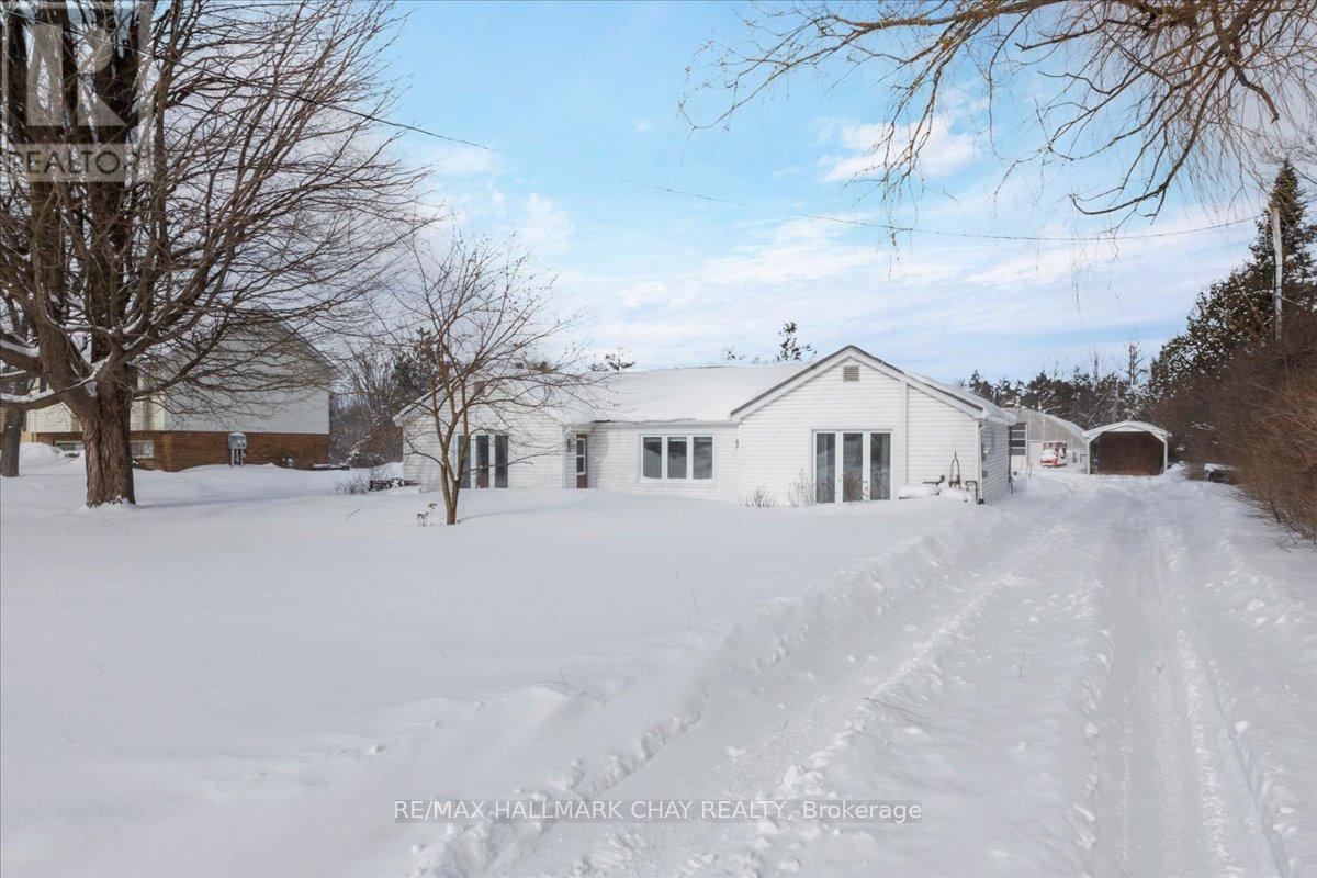 MLS® listing #29296695 for sale located at 3302 INNISFIL BEACH ROAD