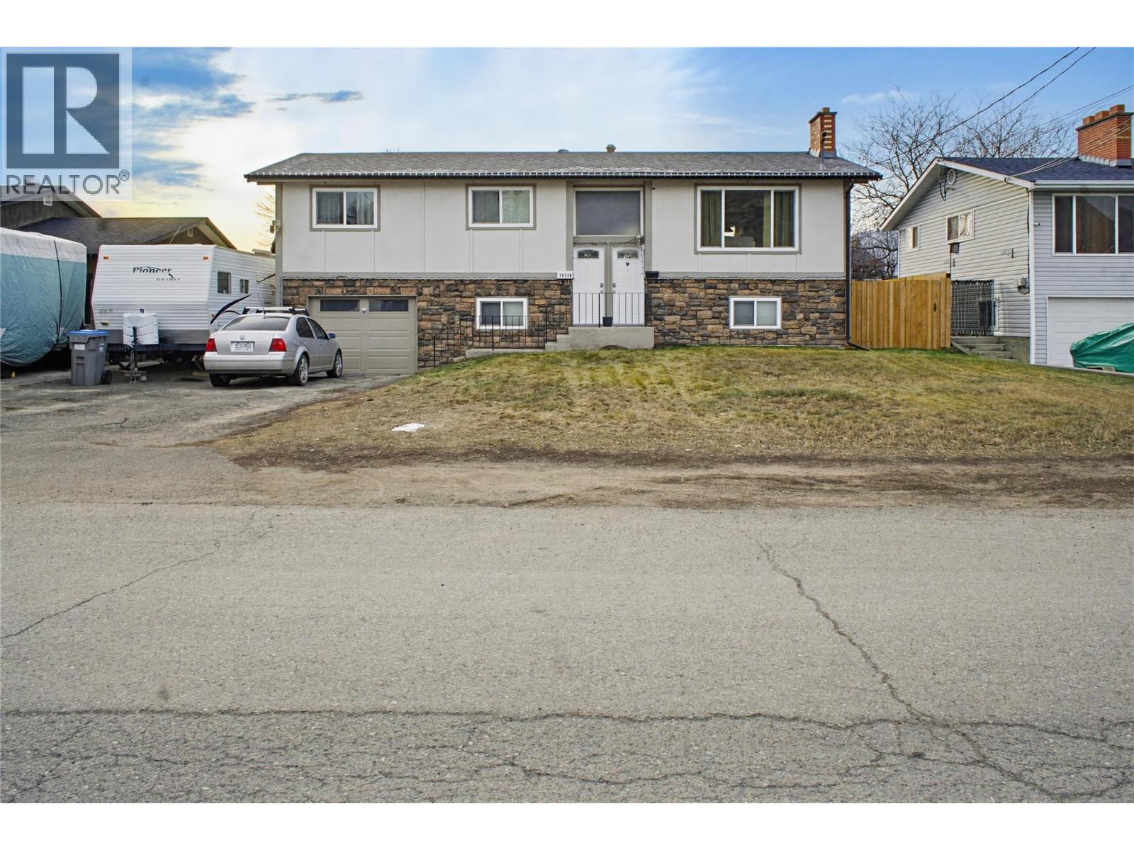 MLS® listing #29297758 for sale located at 1271 KIMBERLEY Crescent