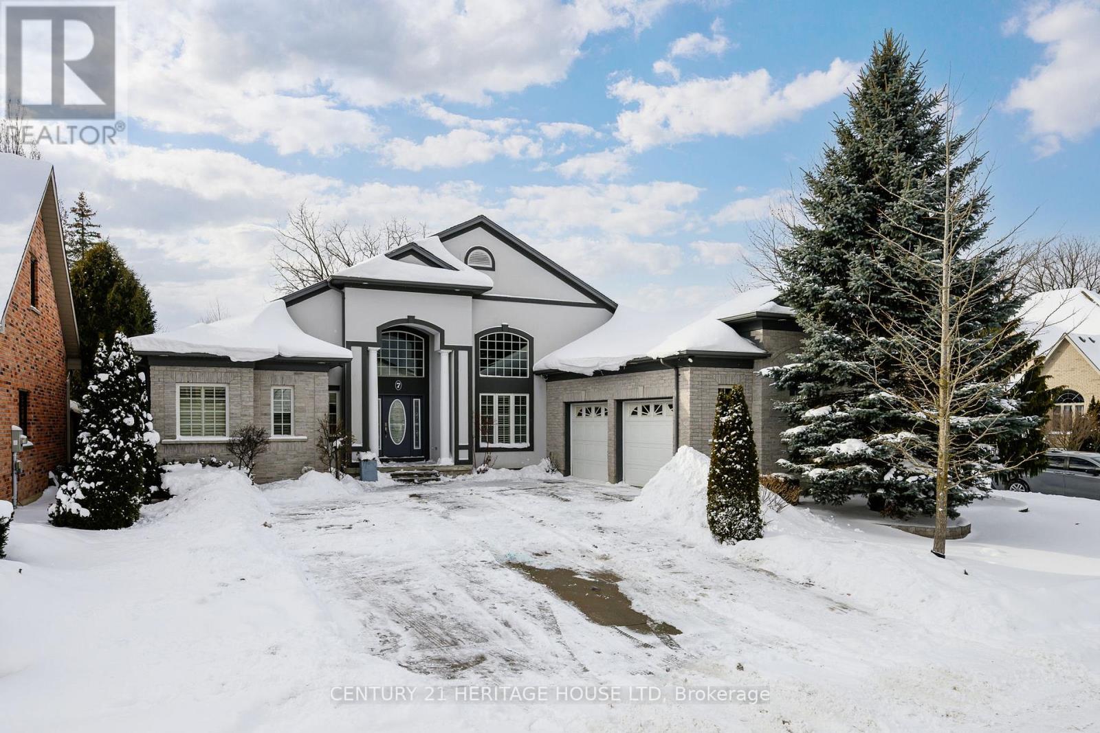 MLS® listing #29297794 for sale located at 7 EDWIN DRIVE NW