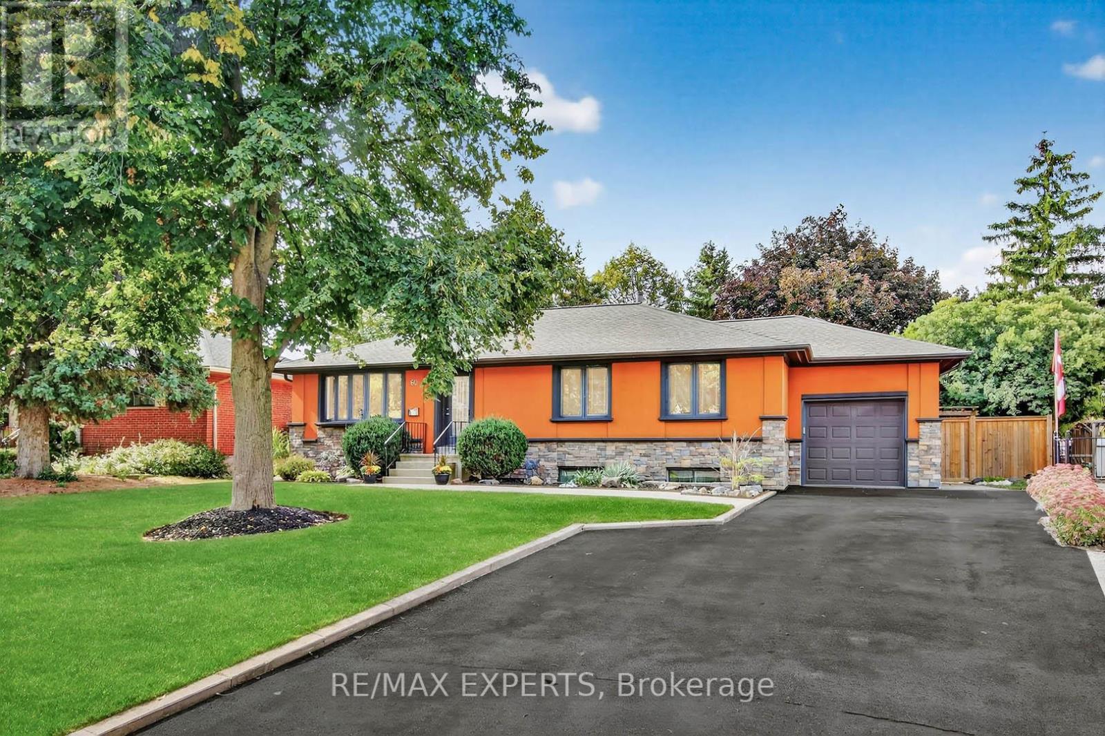 MLS® listing #29298603 for sale located at 60 SUBURBAN DRIVE