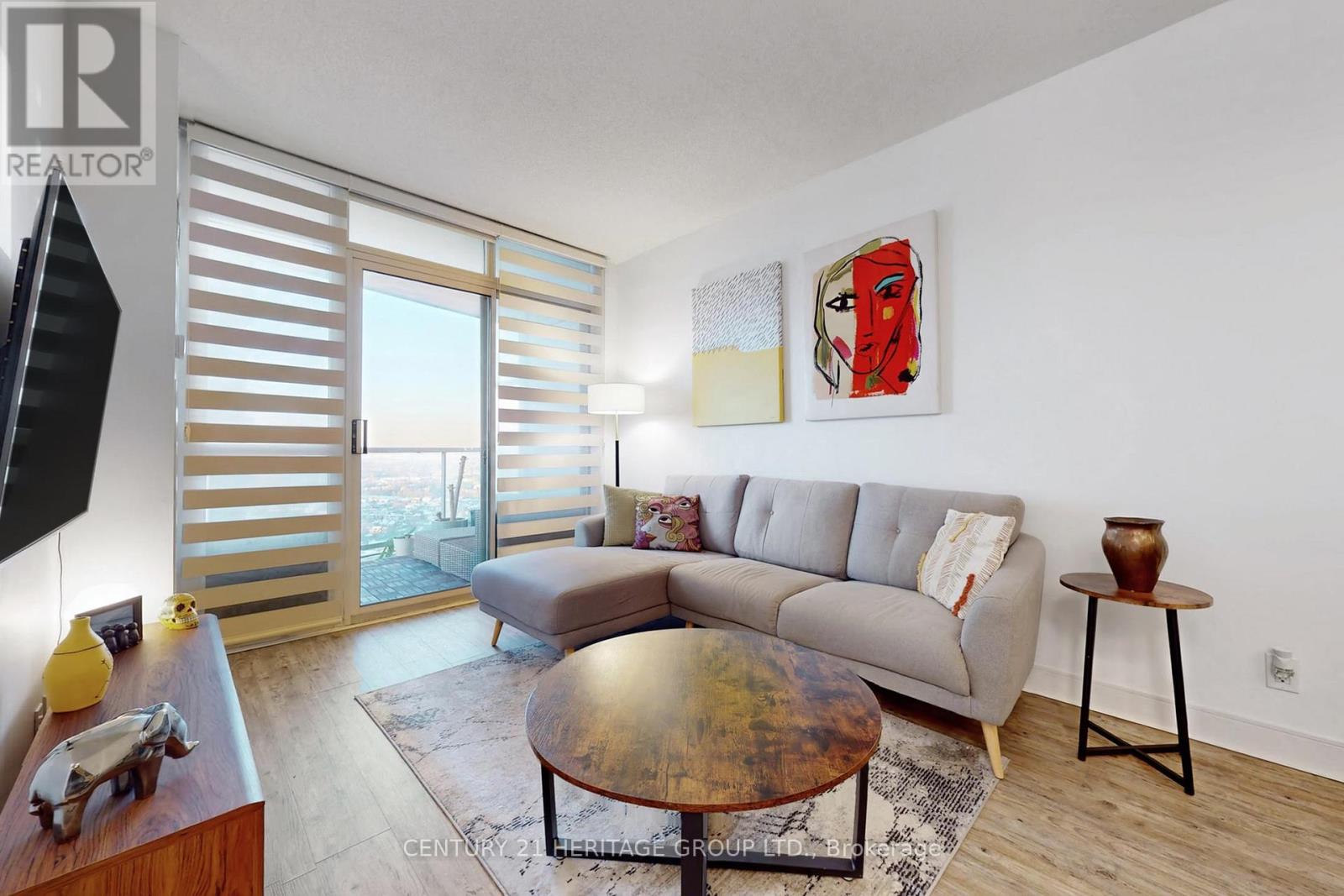 MLS® listing #29299409 for sale located at 2410 - 70 ABSOLUTE AVENUE