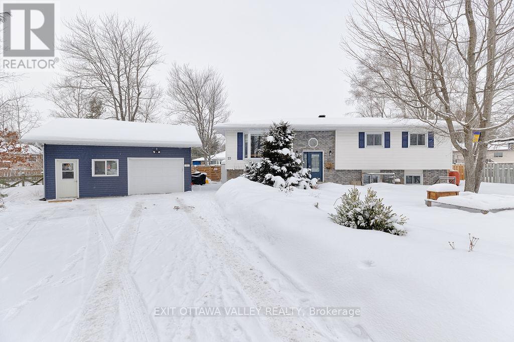 MLS® listing #29301324 for sale located at 23 LISA CRESCENT W