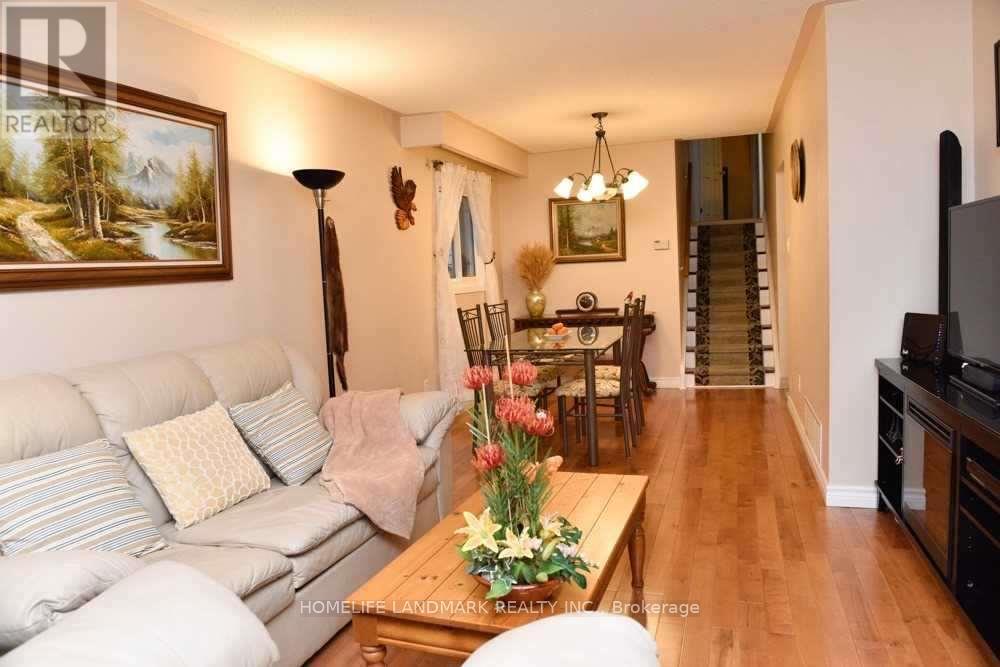 MLS® listing #29304877 for sale located at UPPER - 3309 MAINSAIL CRESCENT