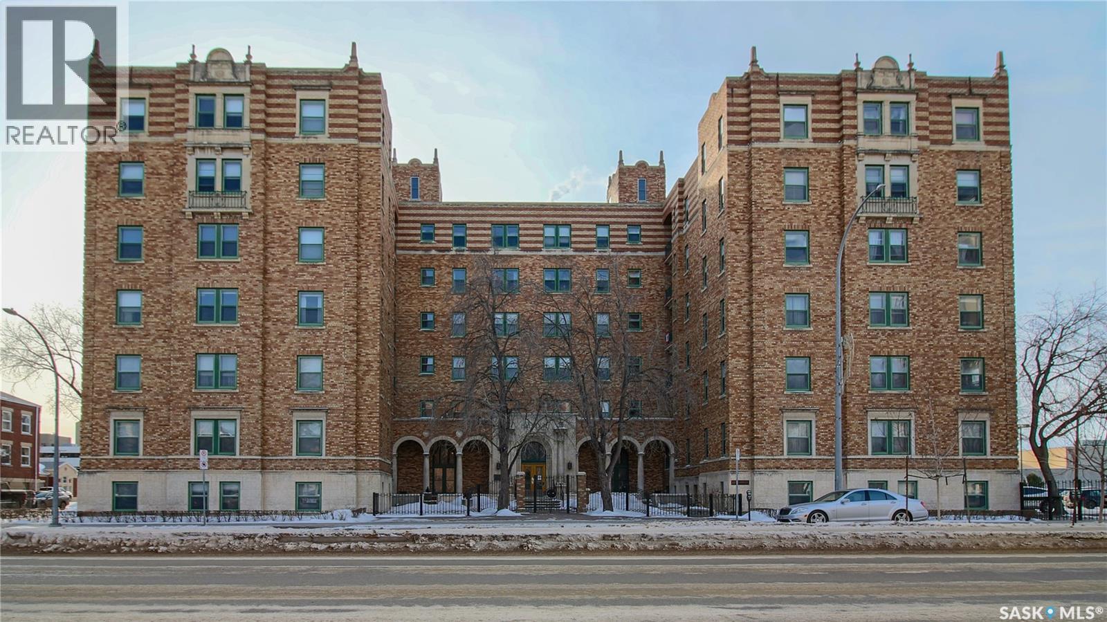 MLS® listing #29304909 for sale located at 212 2305 Victoria AVENUE