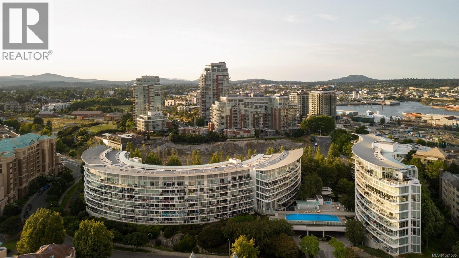 MLS® listing #29305112 for sale located at 109 68 Songhees Rd