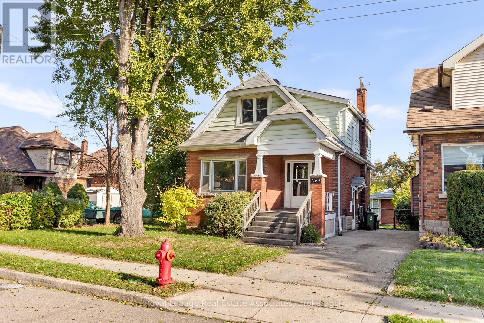 MLS® listing #29306874 for sale located at 263 HOUGHTON AVENUE S