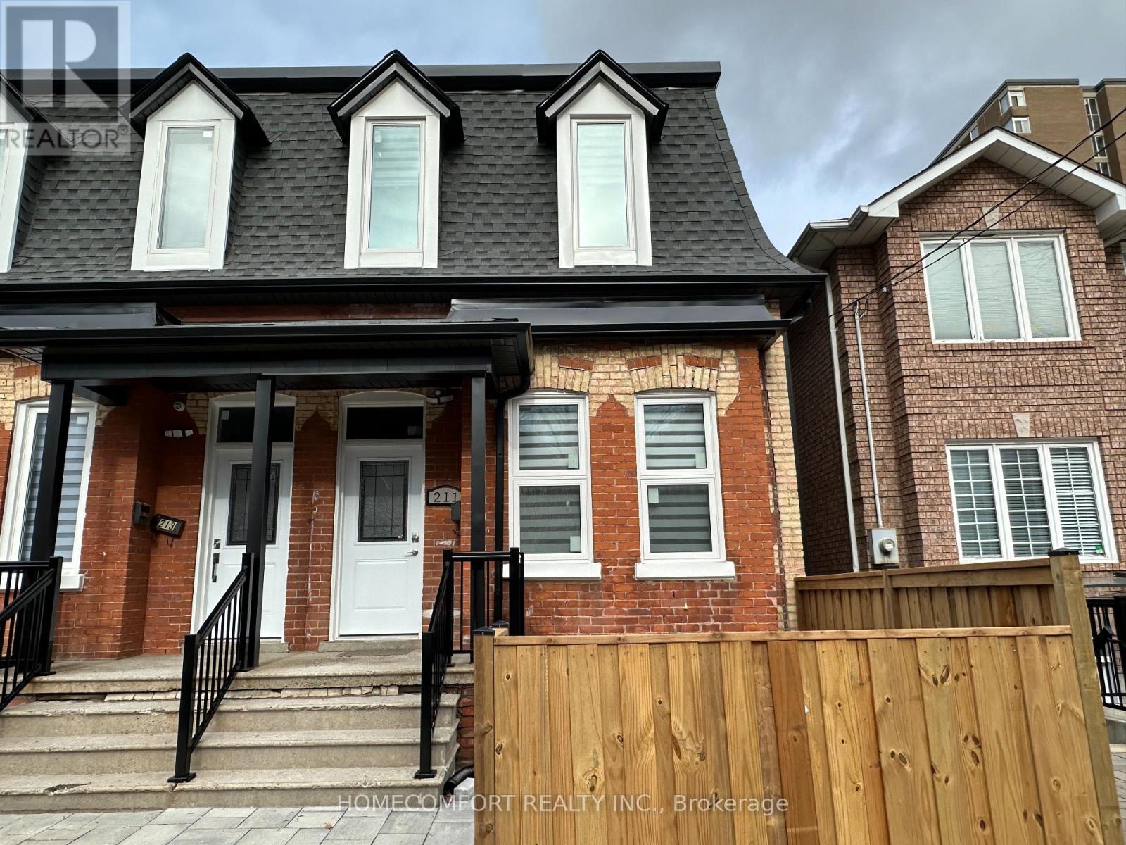 MLS® listing #29308823 for sale located at LOWER - 211 OSLER STREET