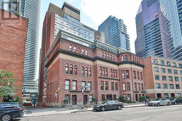 MLS® listing #29310034 for sale located at 1107 - 11 ST JOSEPH STREET