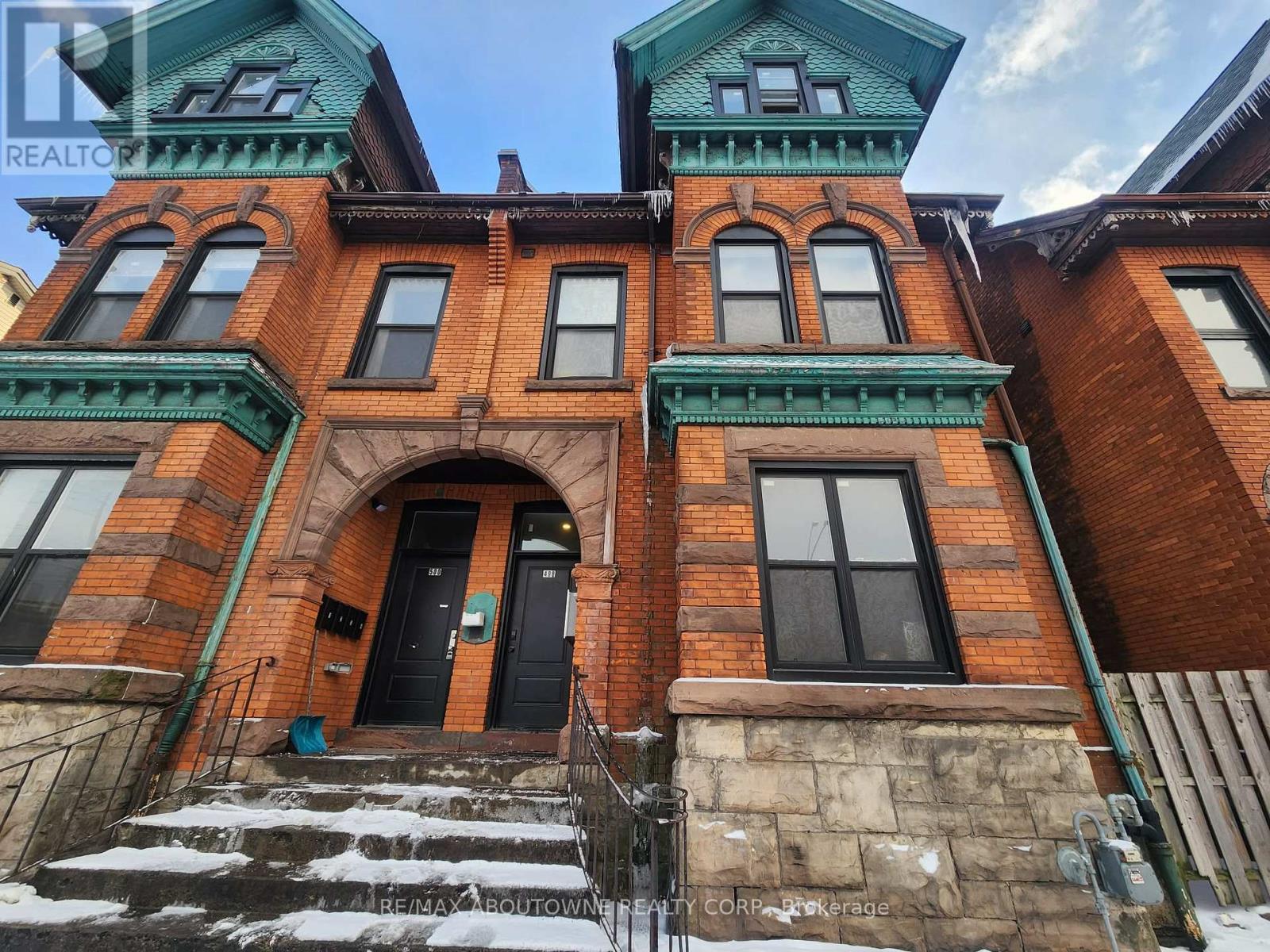 MLS® listing #29310351 for sale located at 3 - 498 MAIN STREET E