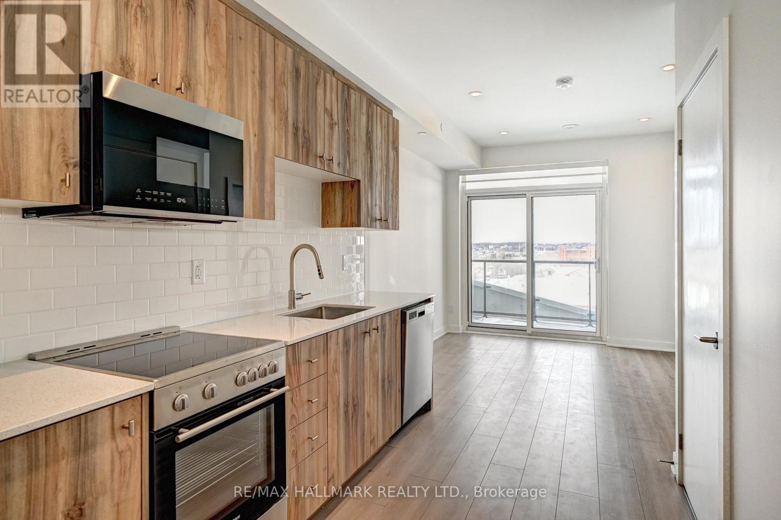 MLS® listing #29311453 for sale located at 705 - 25 WELLINGTON STREET S