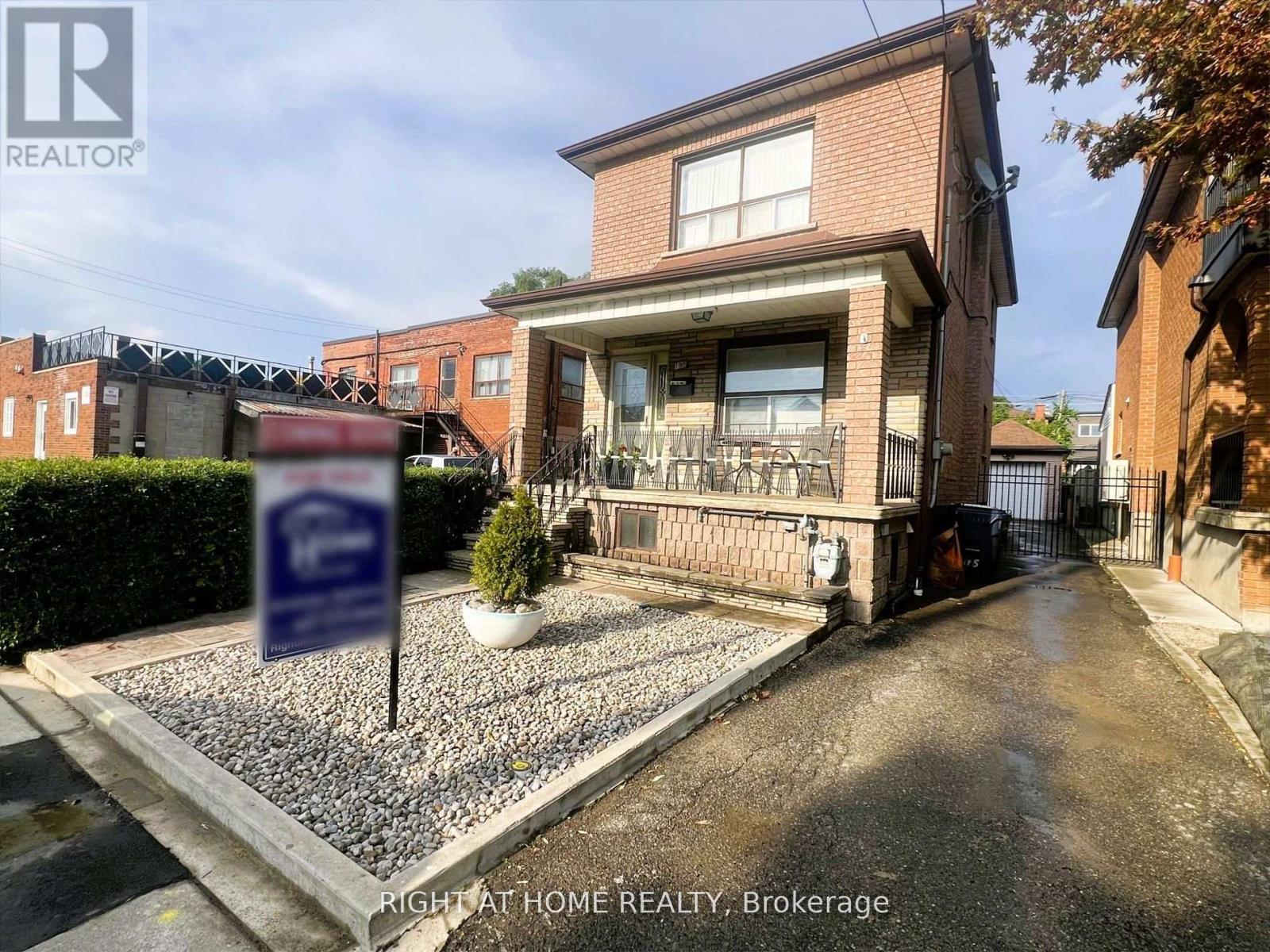 MLS® listing #29311669 for sale located at 195 ROSETHORN AVENUE