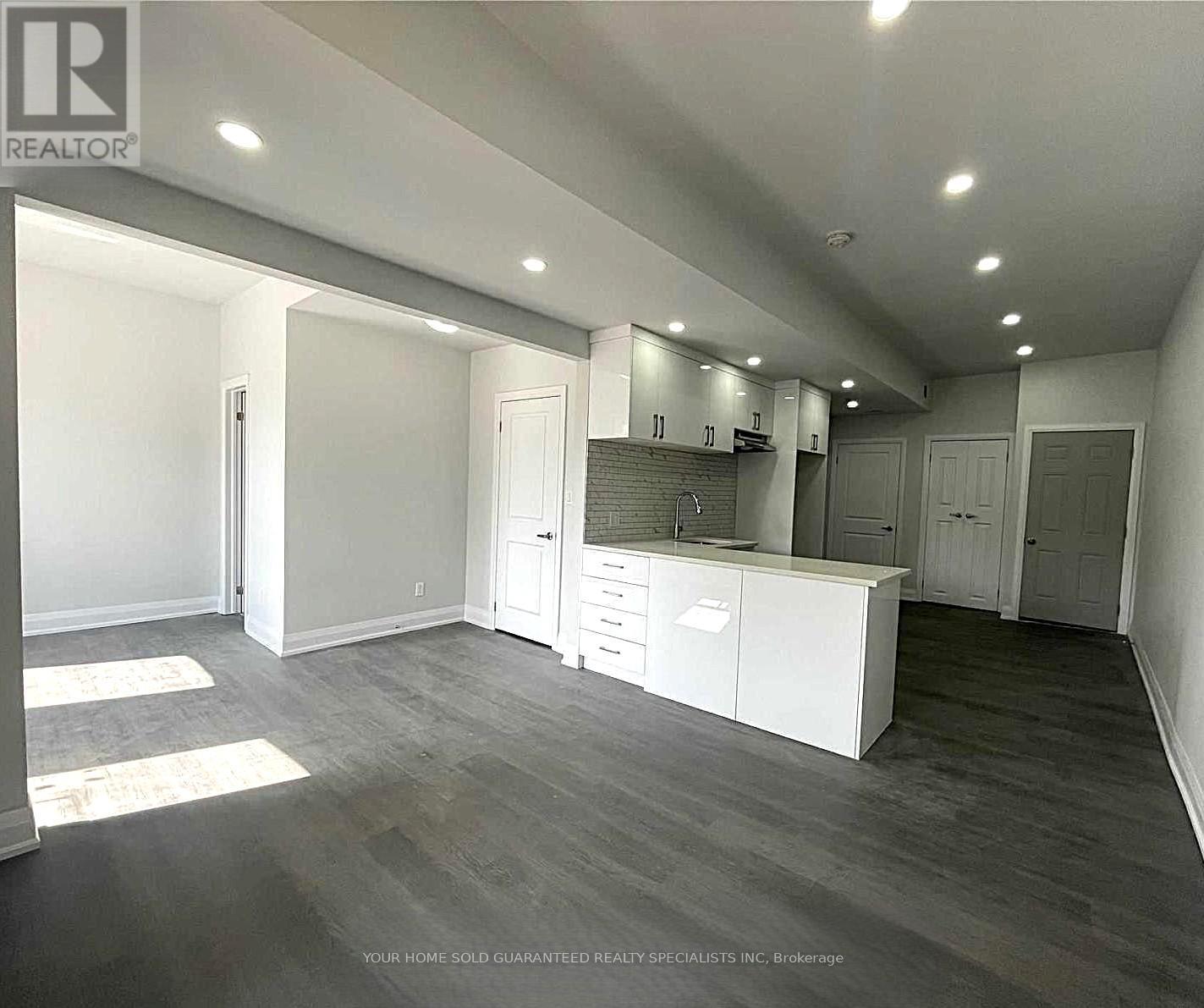 MLS® listing #29311998 for sale located at 2 - 15229 YONGE STREET