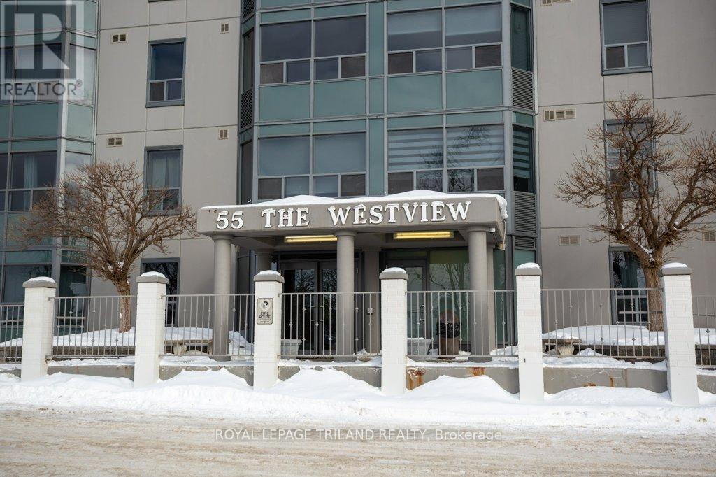 MLS® listing #29312728 for sale located at 1002 - 55 GREEN VALLEY DRIVE