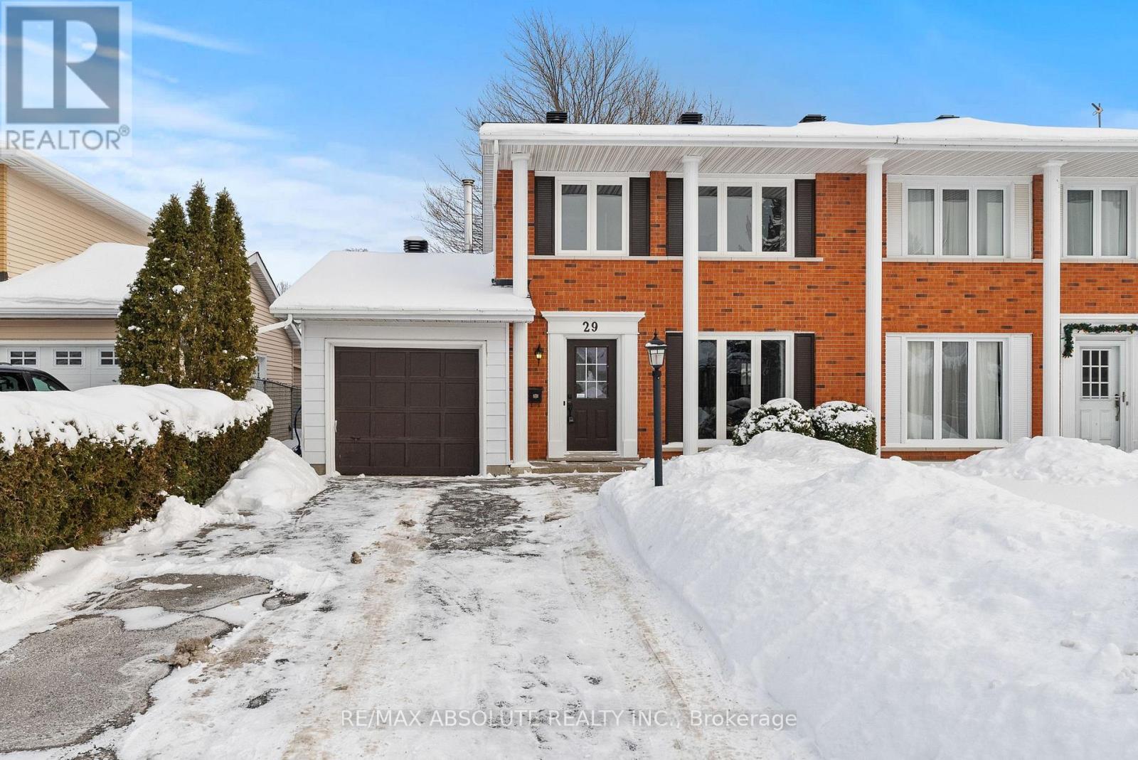 MLS® listing #29316967 for sale located at 29 BENTWORTH CRESCENT