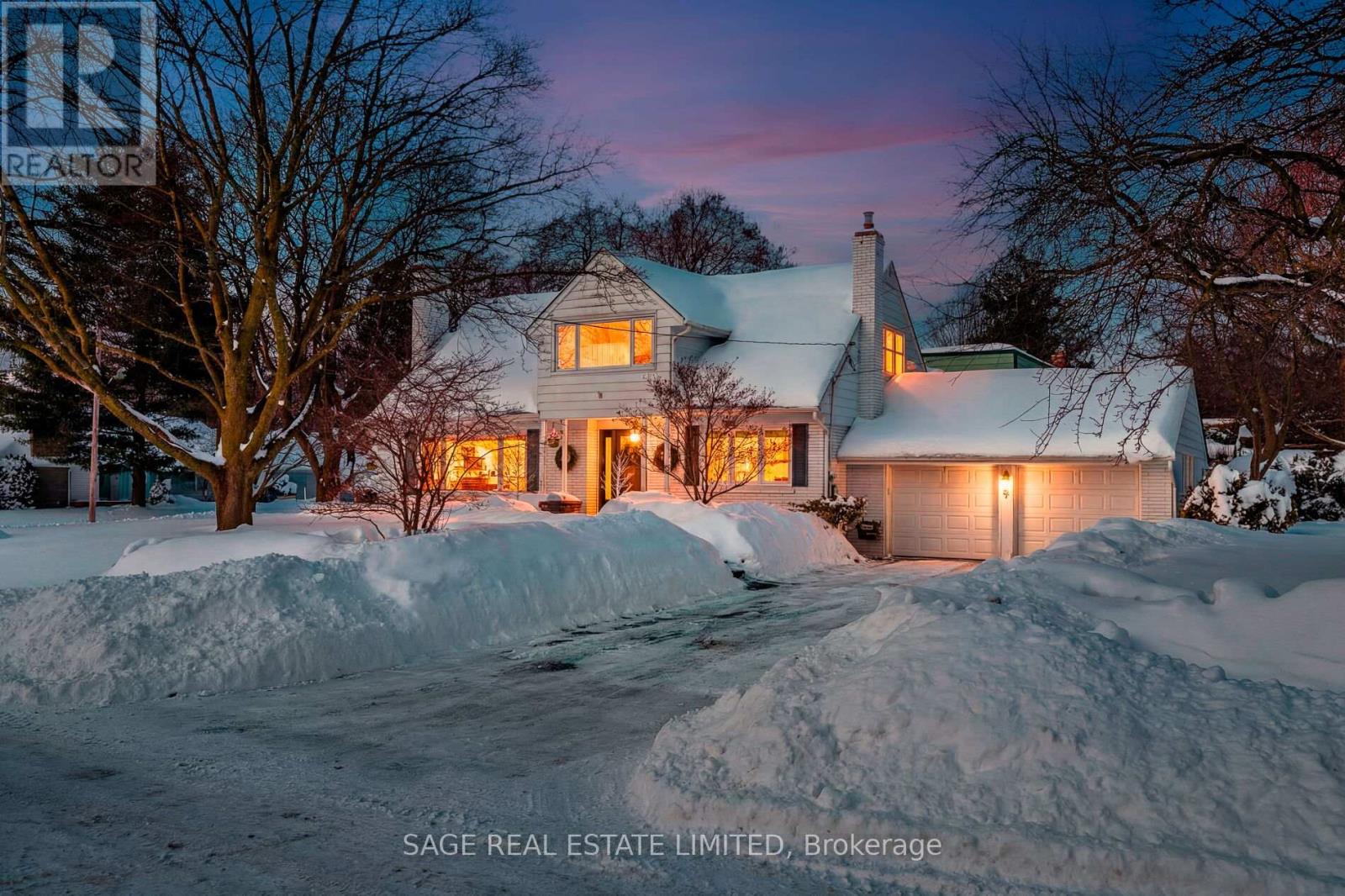 MLS® listing #29317489 for sale located at 4 ELSTREE ROAD