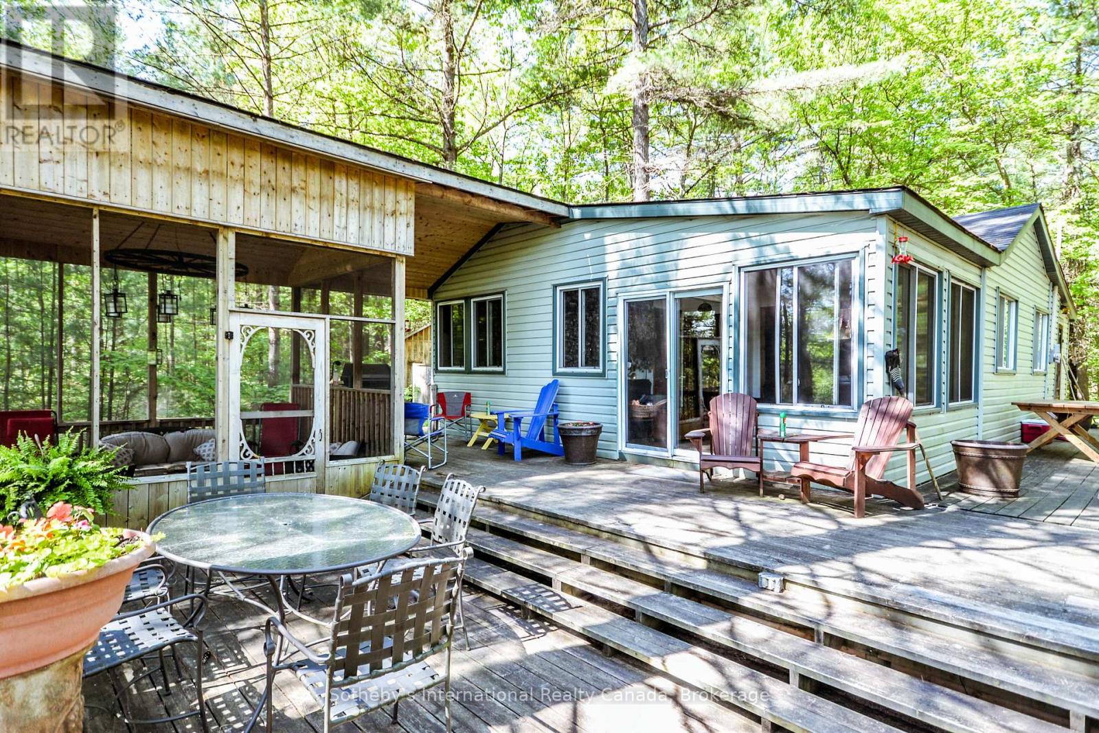 MLS® listing #29317516 for sale located at 9492 GO HOME LAKE SHORE