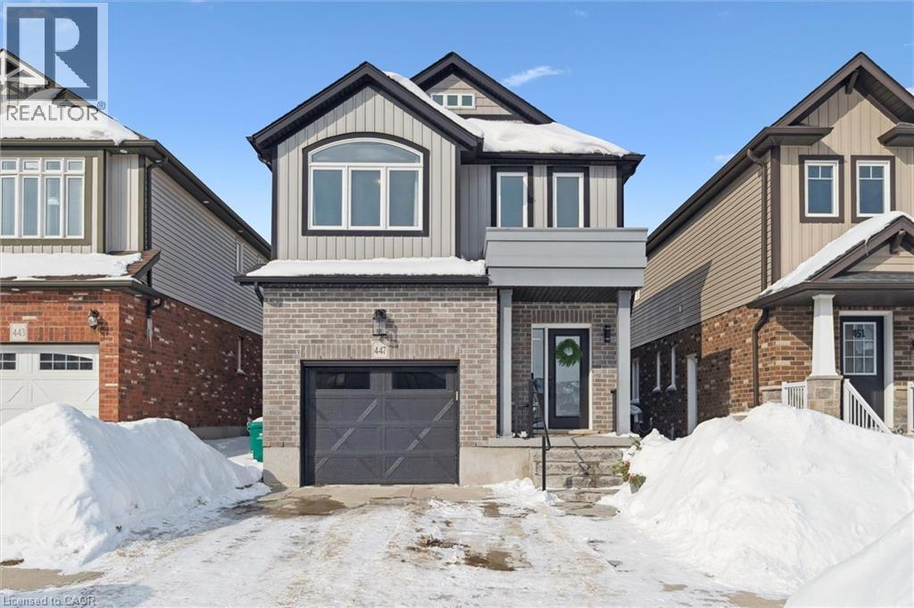 MLS® listing #29318611 for sale located at 447 MOORLANDS Crescent