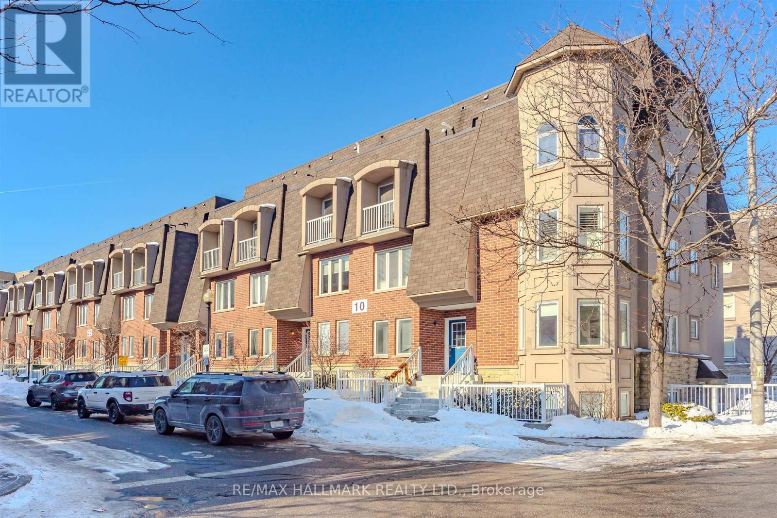 MLS® listing #29321747 for sale located at 101 - 10 TURNTABLE CRESCENT