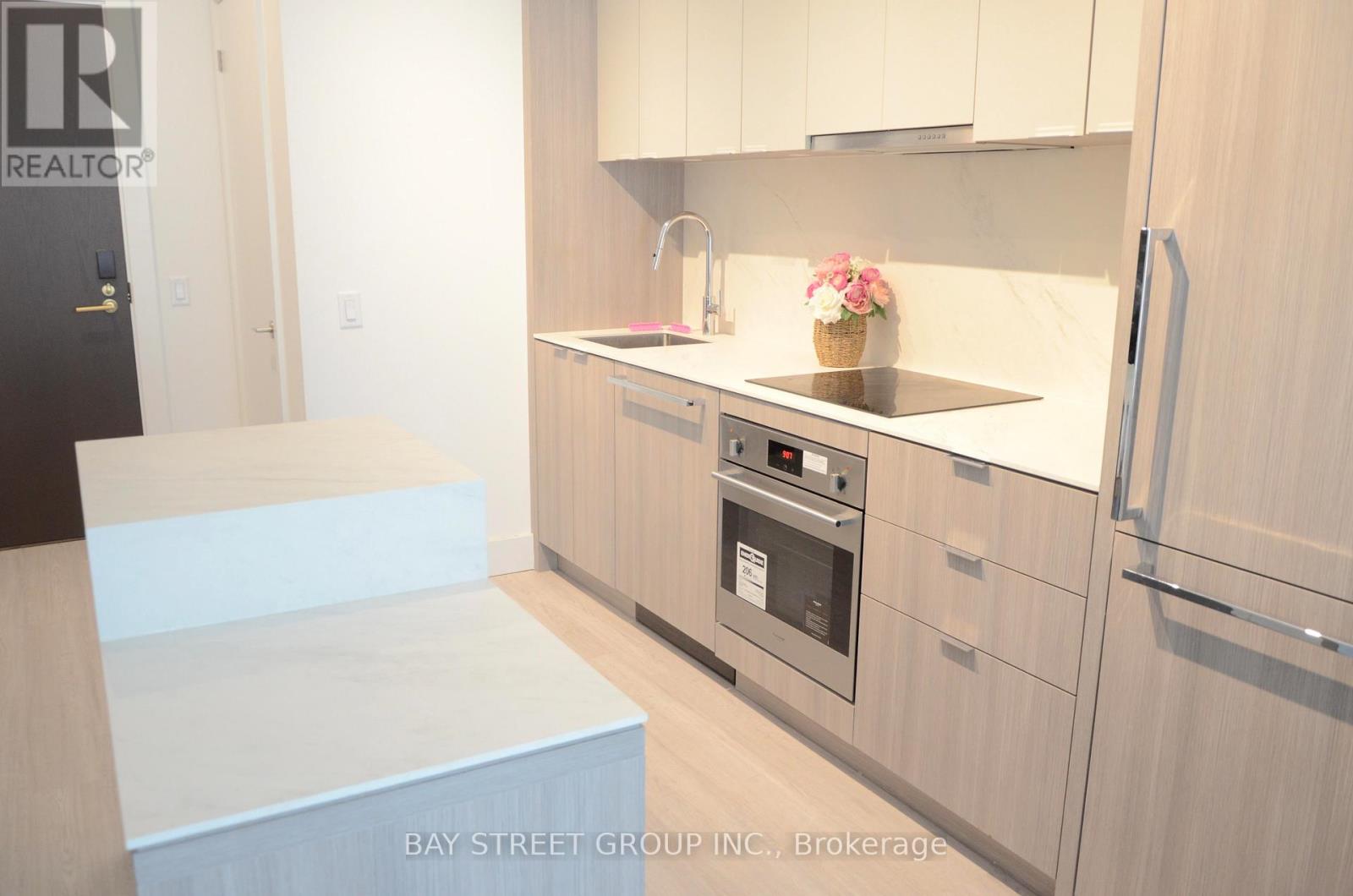 MLS® listing #29321995 for sale located at #504 - 6 GREENBRIAR ROAD