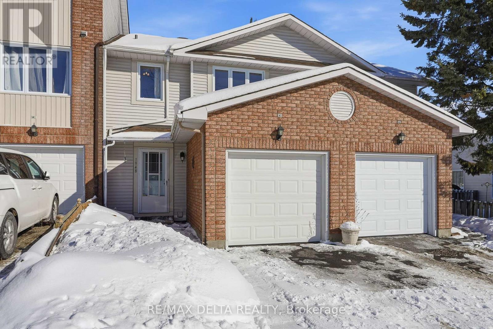 MLS® listing #29322185 for sale located at 7 - 1948 RIVIERA TERRACE