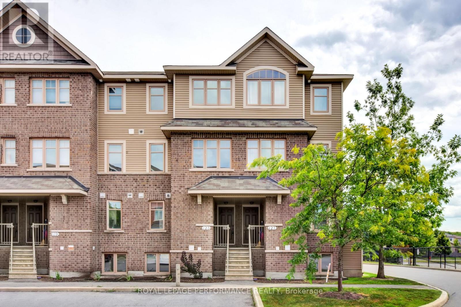 MLS® listing #29322609 for sale located at 125 WINDSWEPT PRIVATE