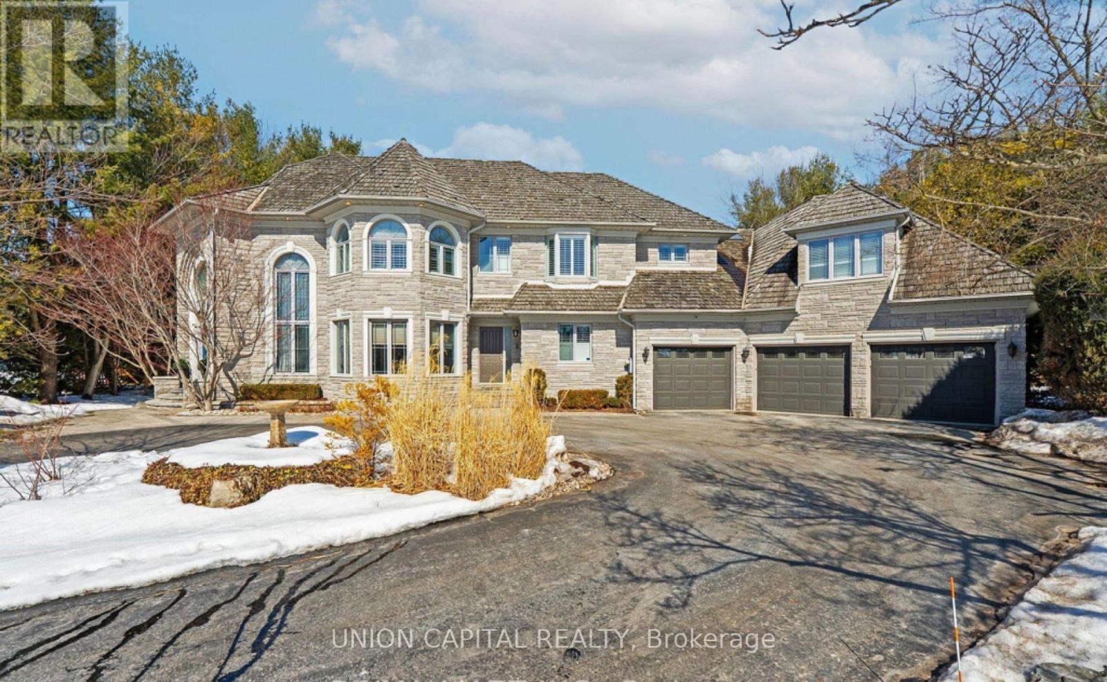 MLS® listing #29324237 for sale located at 9 BUNHILLL COURT