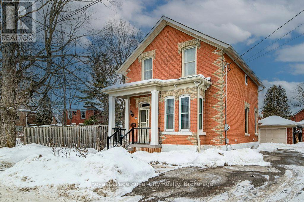 MLS® listing #29332887 for sale located at 132 NEEVE STREET