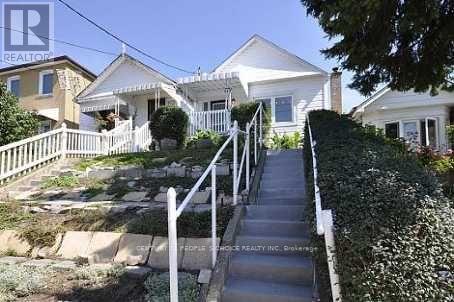 MLS® listing #29333017 for sale located at 579 NORTHCLIFFE BOULEVARD E