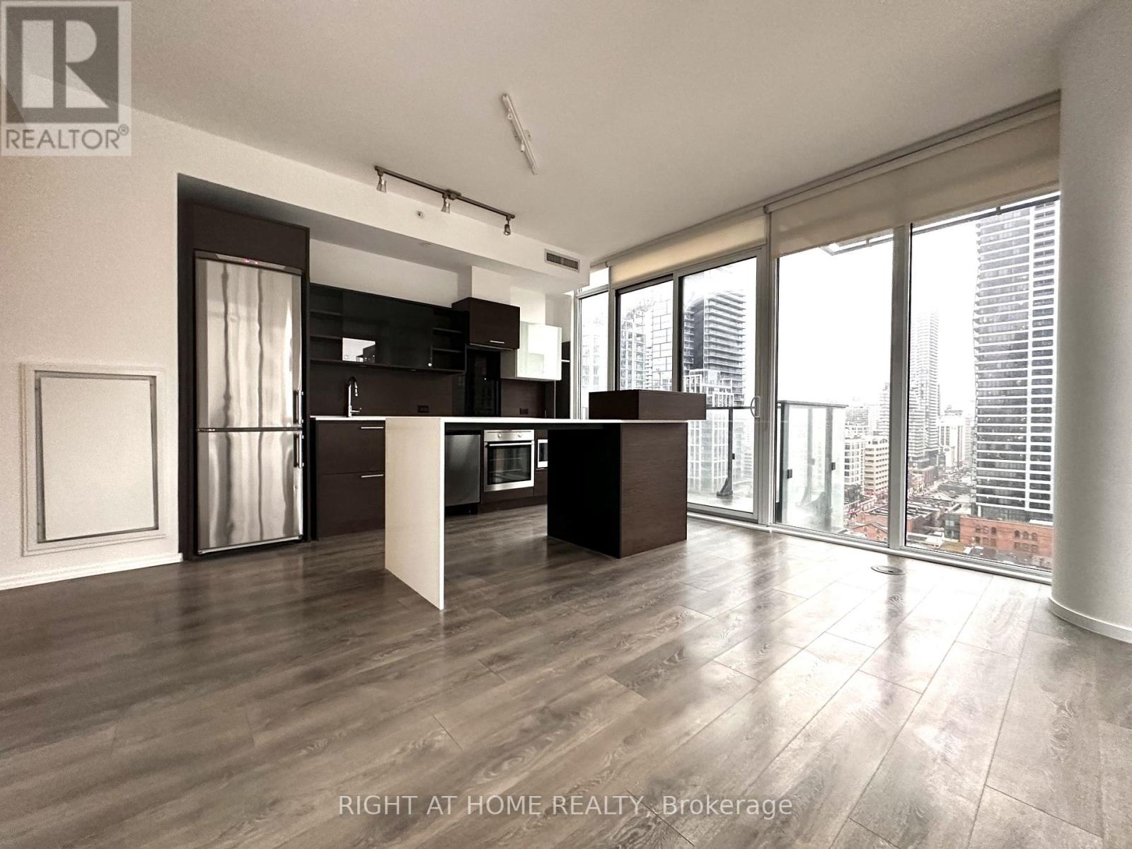 MLS® listing #29333024 for sale located at 1504 - 75 ST NICHOLAS STREET S