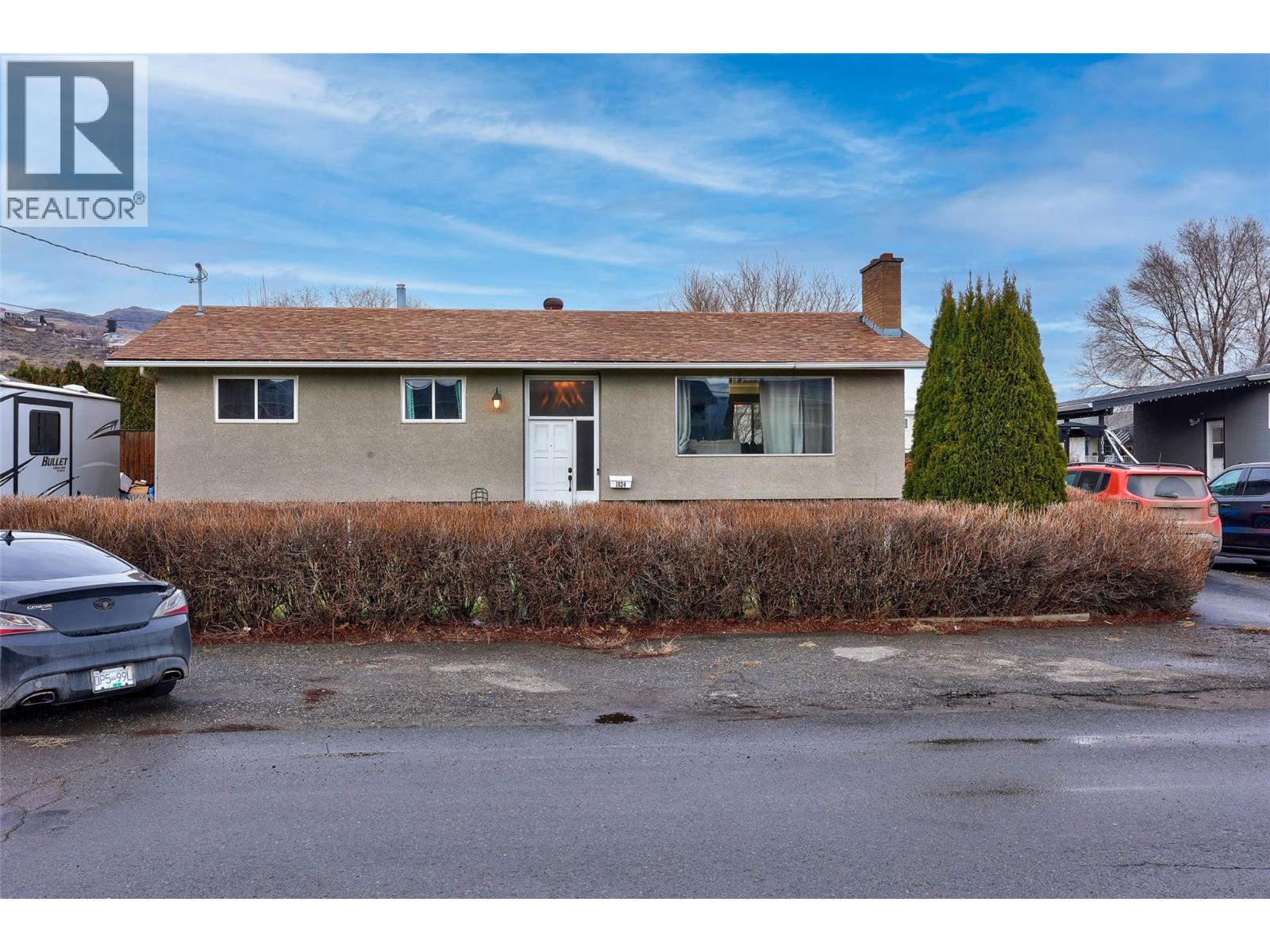 MLS® listing #29334355 for sale located at 1024 Pembroke Avenue