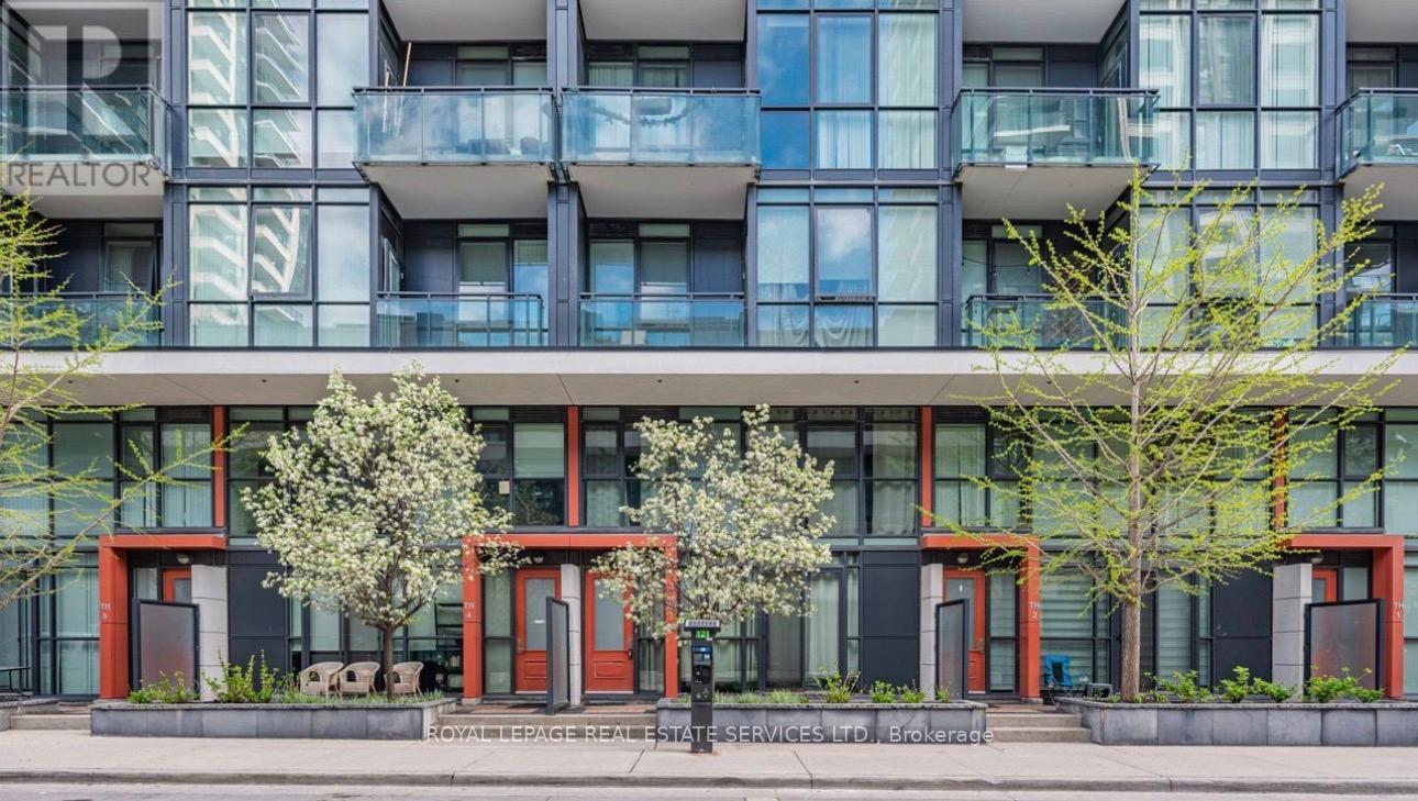 MLS® listing #29334426 for sale located at TH3 - 4065 BRICKSTONE MEWS MEWS