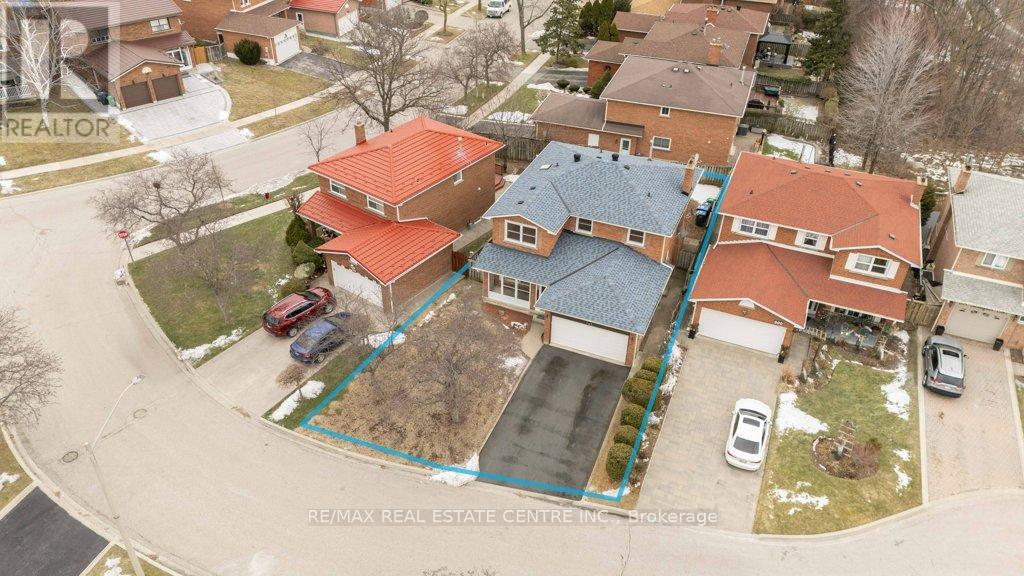 MLS® listing #29337869 for sale located at 796 BUCKINGHAM COURT