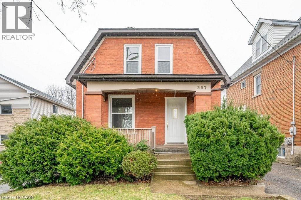 MLS® listing #29339263 for sale located at 367 VICTORIA Street S Unit# Main Floor Bedroom