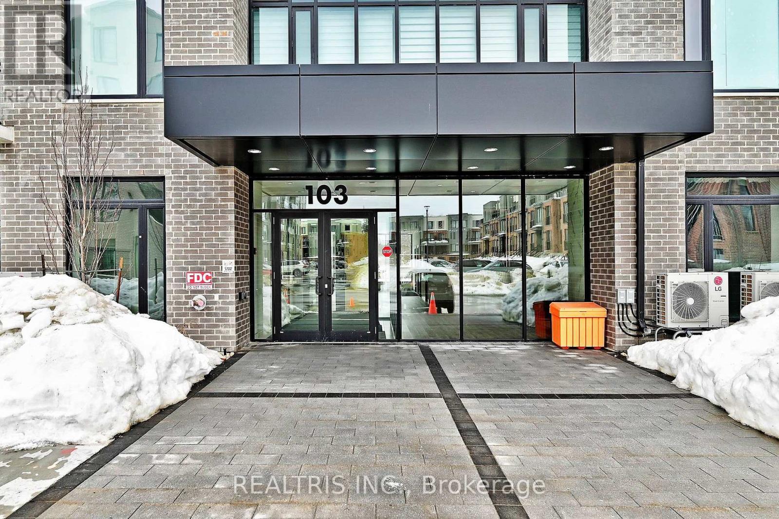 MLS® listing #29340533 for sale located at 203 - 103 ROGER STREET