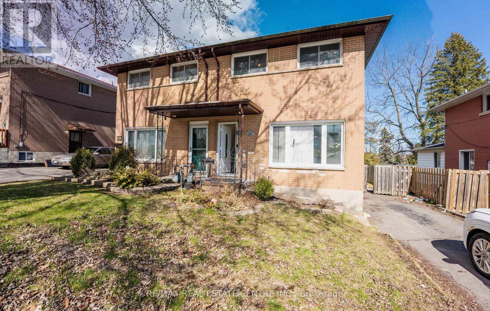 MLS® listing #29343428 for sale located at 231 PERTH STREET