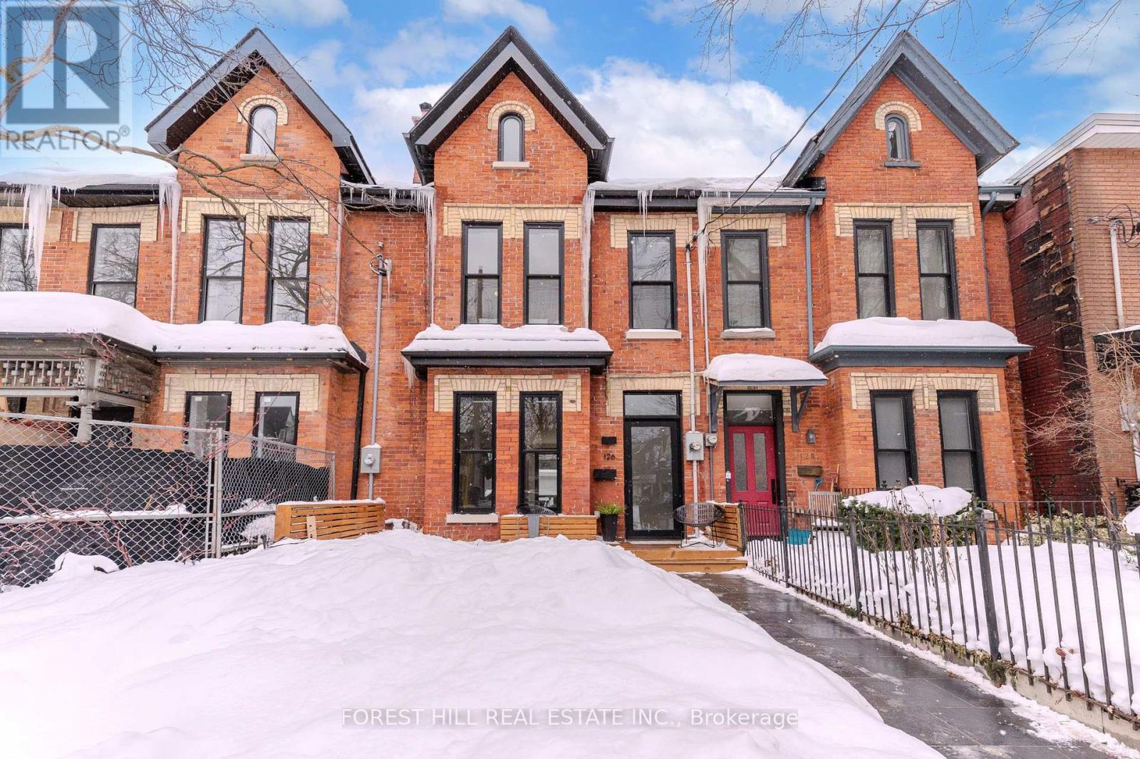 MLS® listing #29343784 for sale located at 126 ROBERT STREET