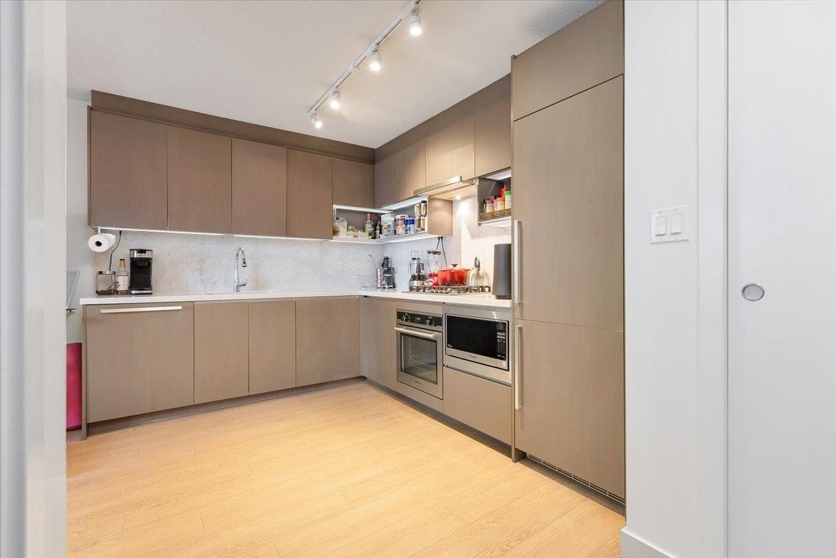 MLS® listing #29346116 for sale located at 1015 13696 100 AVENUE