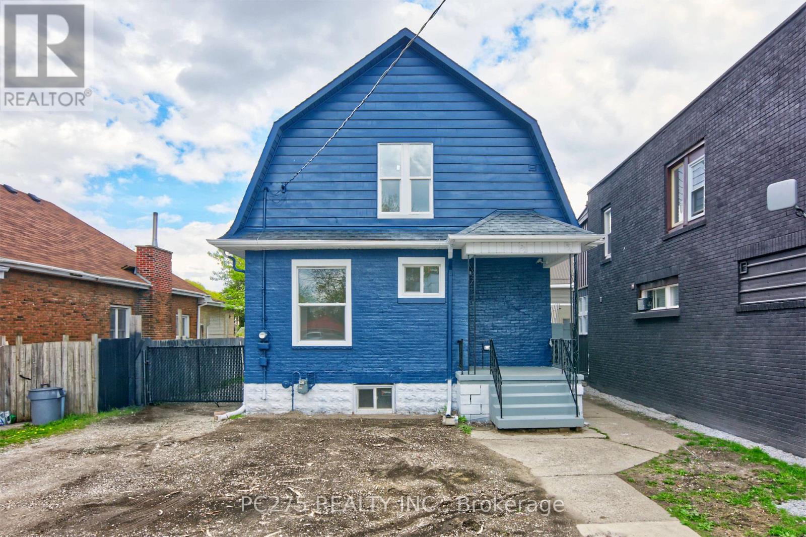 MLS® listing #29346483 for sale located at 272 VIDAL STREET S