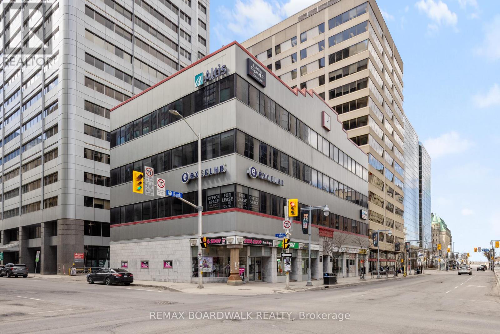 MLS® listing #29346490 for sale located at 3 - 102 BANK STREET