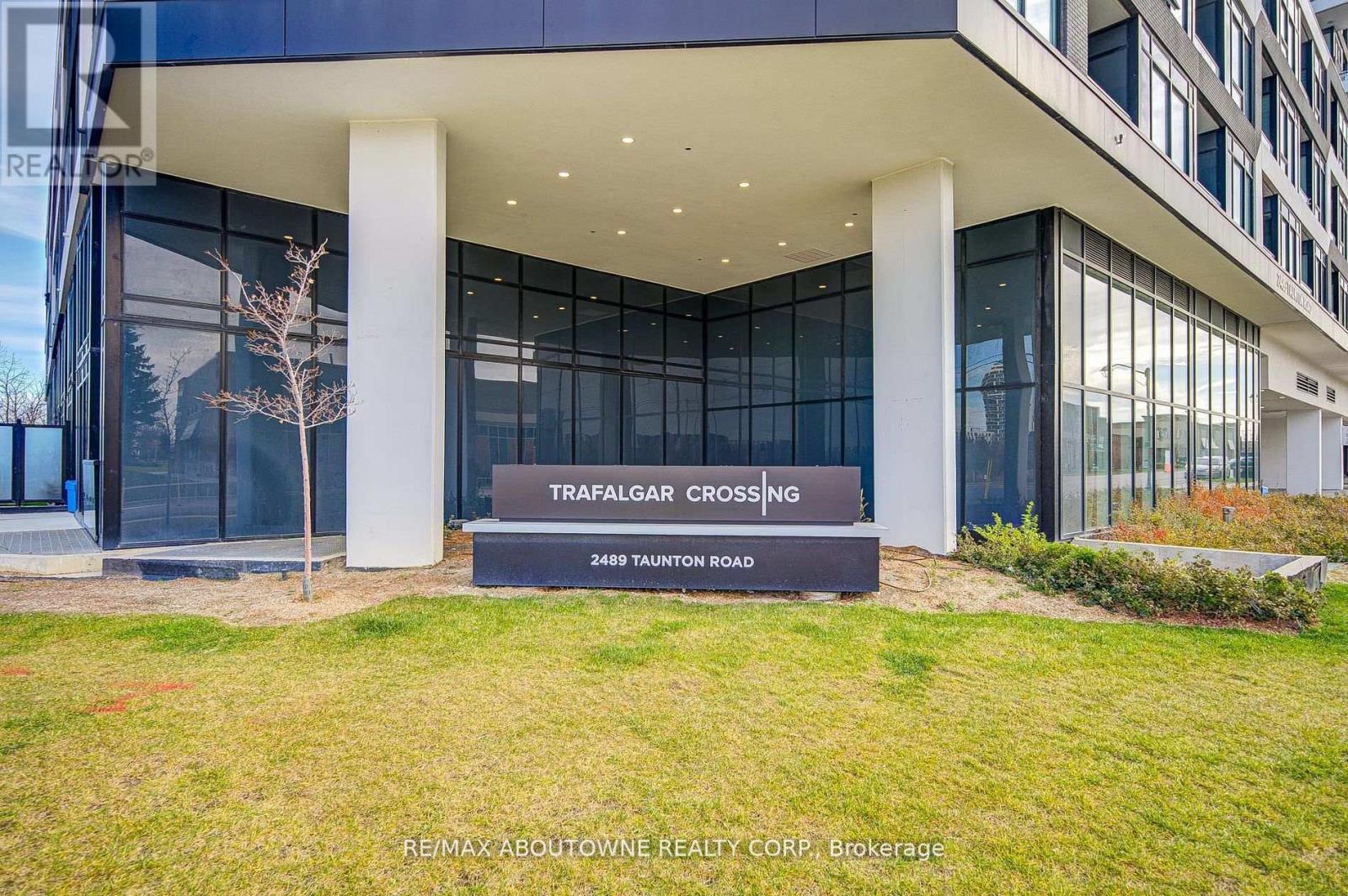 MLS® listing #29348141 for sale located at 1313 - 2489 TAUNTON ROAD