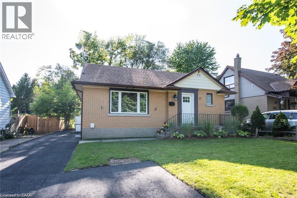 MLS® listing #29348287 for sale located at 177 PLEASANT Avenue Unit# UPPER