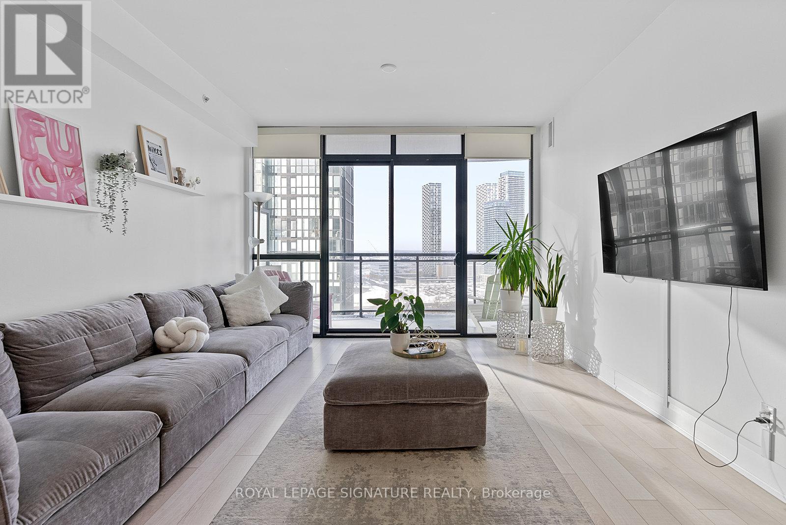 MLS® listing #29348376 for sale located at 1607 - 2900 HIGHWAY 7