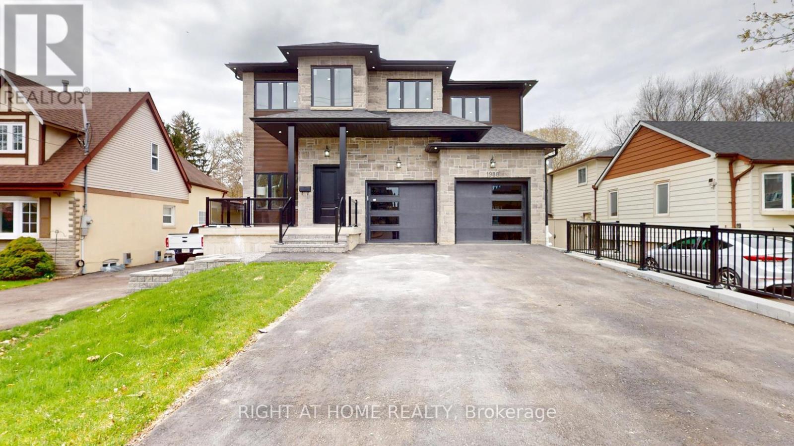 MLS® listing #29349141 for sale located at 1988 ROYAL ROAD