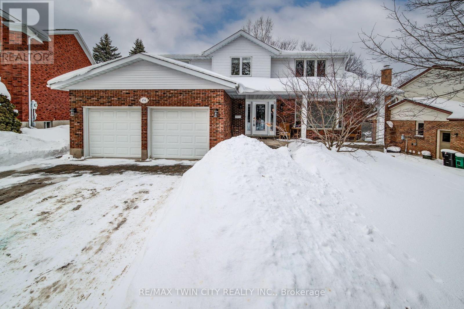 MLS® listing #29349604 for sale located at 454 KINGSFORD PLACE